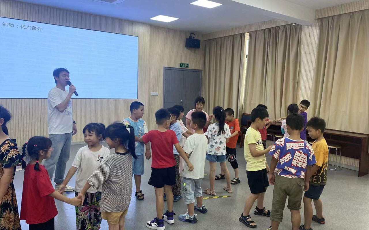 淮南龙观乡中心学校